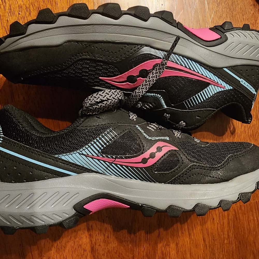Saucony Womens 8.5 - Like New